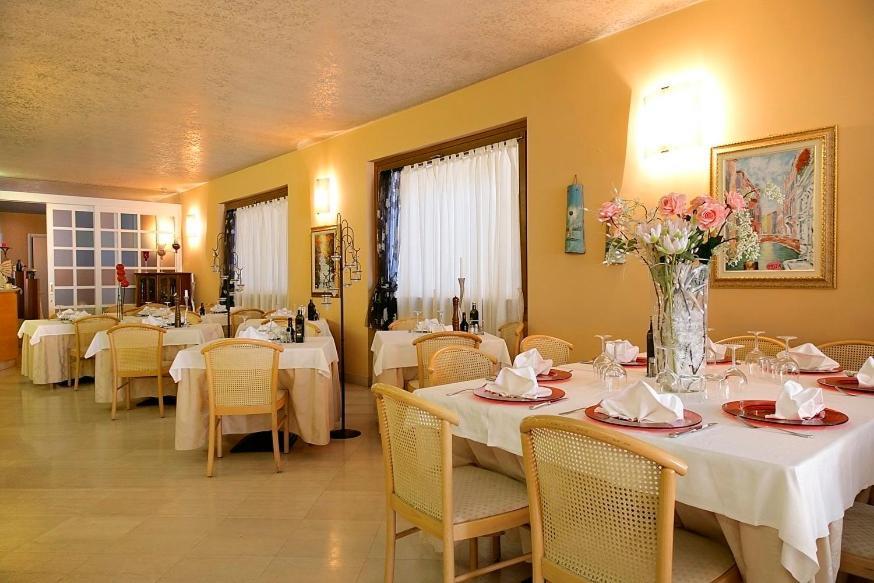 Hotel Ristorante Miralago 가르다 외부 사진