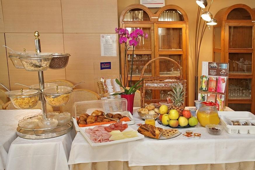 Hotel Ristorante Miralago 가르다 외부 사진