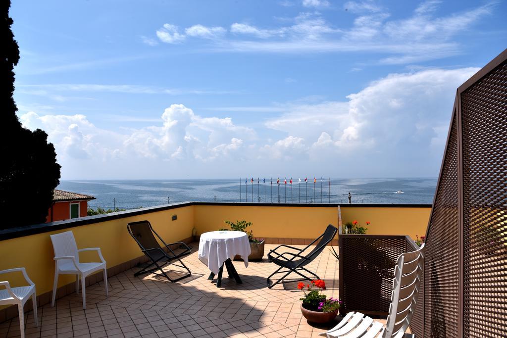 Hotel Ristorante Miralago 가르다 외부 사진
