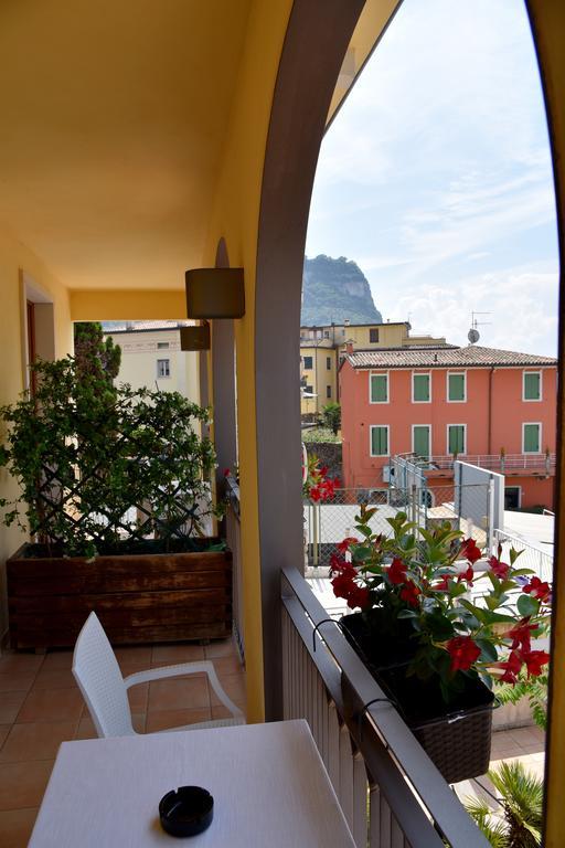 Hotel Ristorante Miralago 가르다 외부 사진
