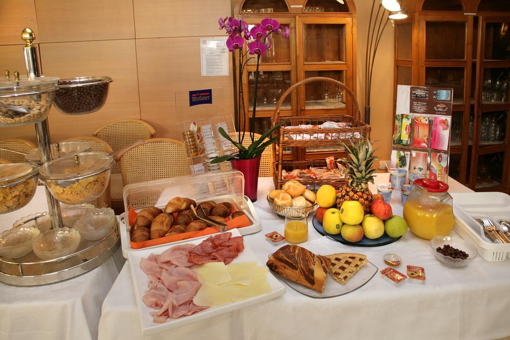 Hotel Ristorante Miralago 가르다 외부 사진